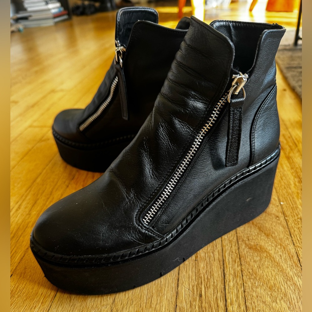 Steve Madden Drift Boots 6.5